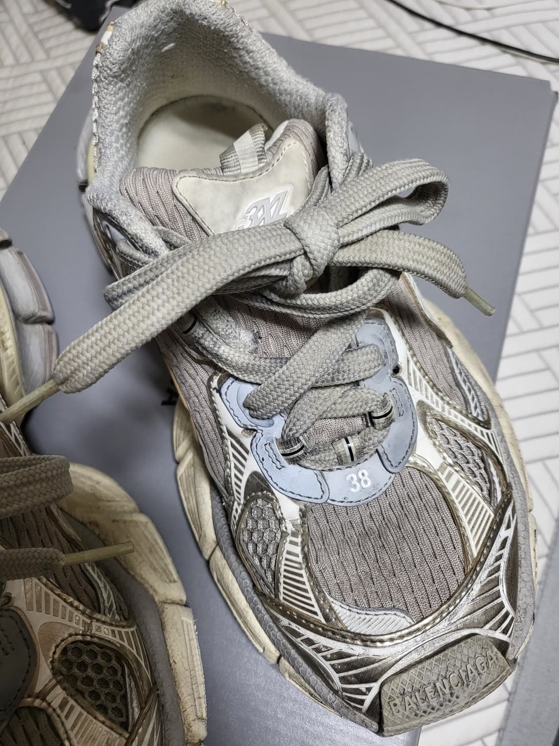 발렌시아가 3XL 에그쉘 상품이미지8