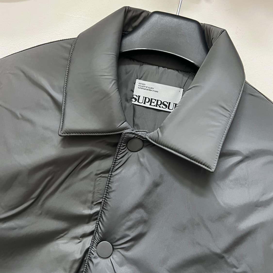 슈퍼서브 오버핏 유광 패디드 자켓 L~XL 상품이미지3