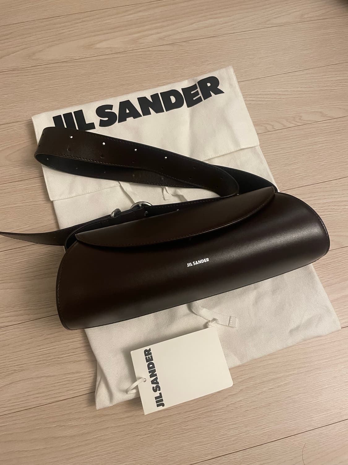 질샌더 미니 카놀로 스몰 에보니 컬러 상품이미지1