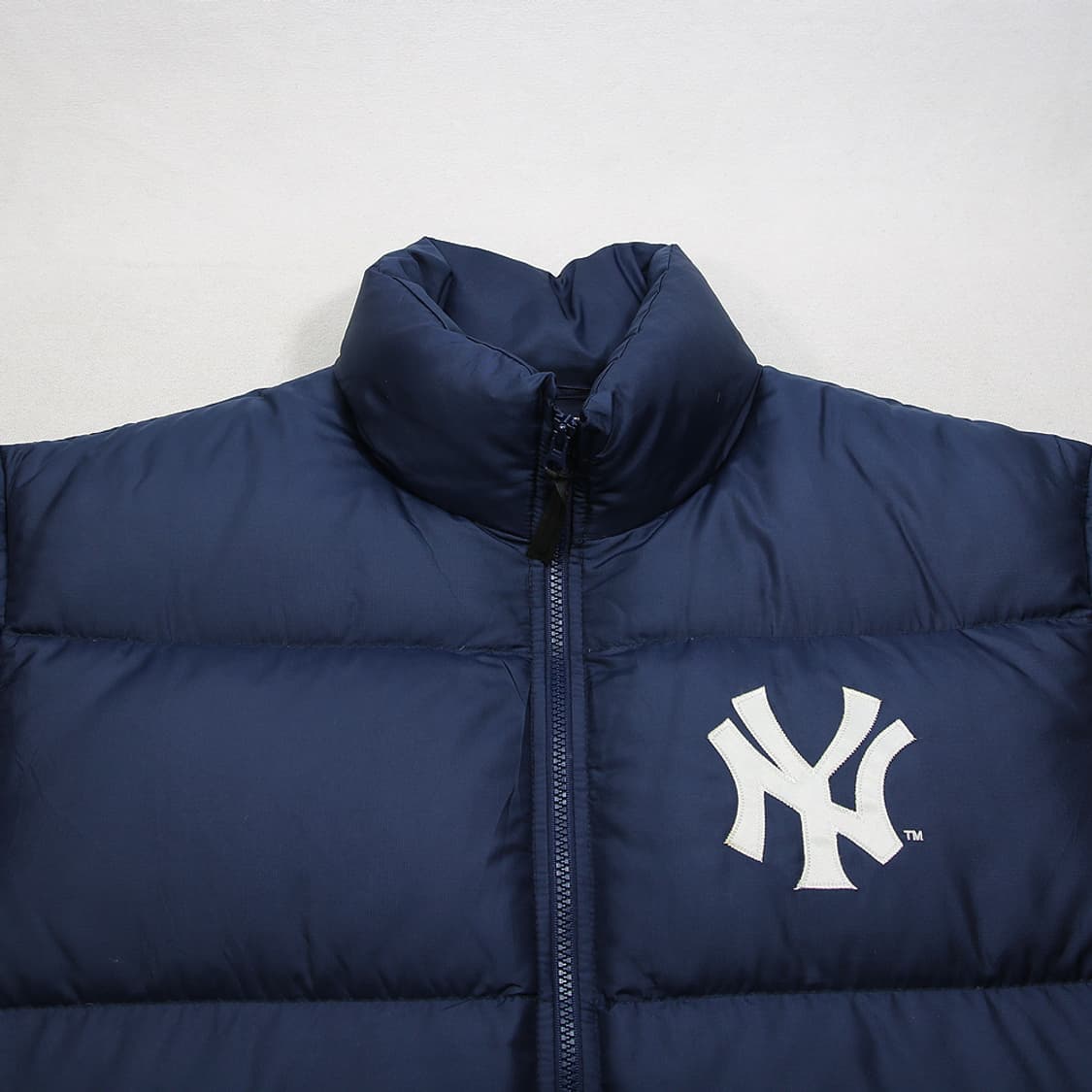 (착용컷) MLB 뉴욕 양키스 덕다운 패딩 점퍼 (남성용 105) 상품이미지4