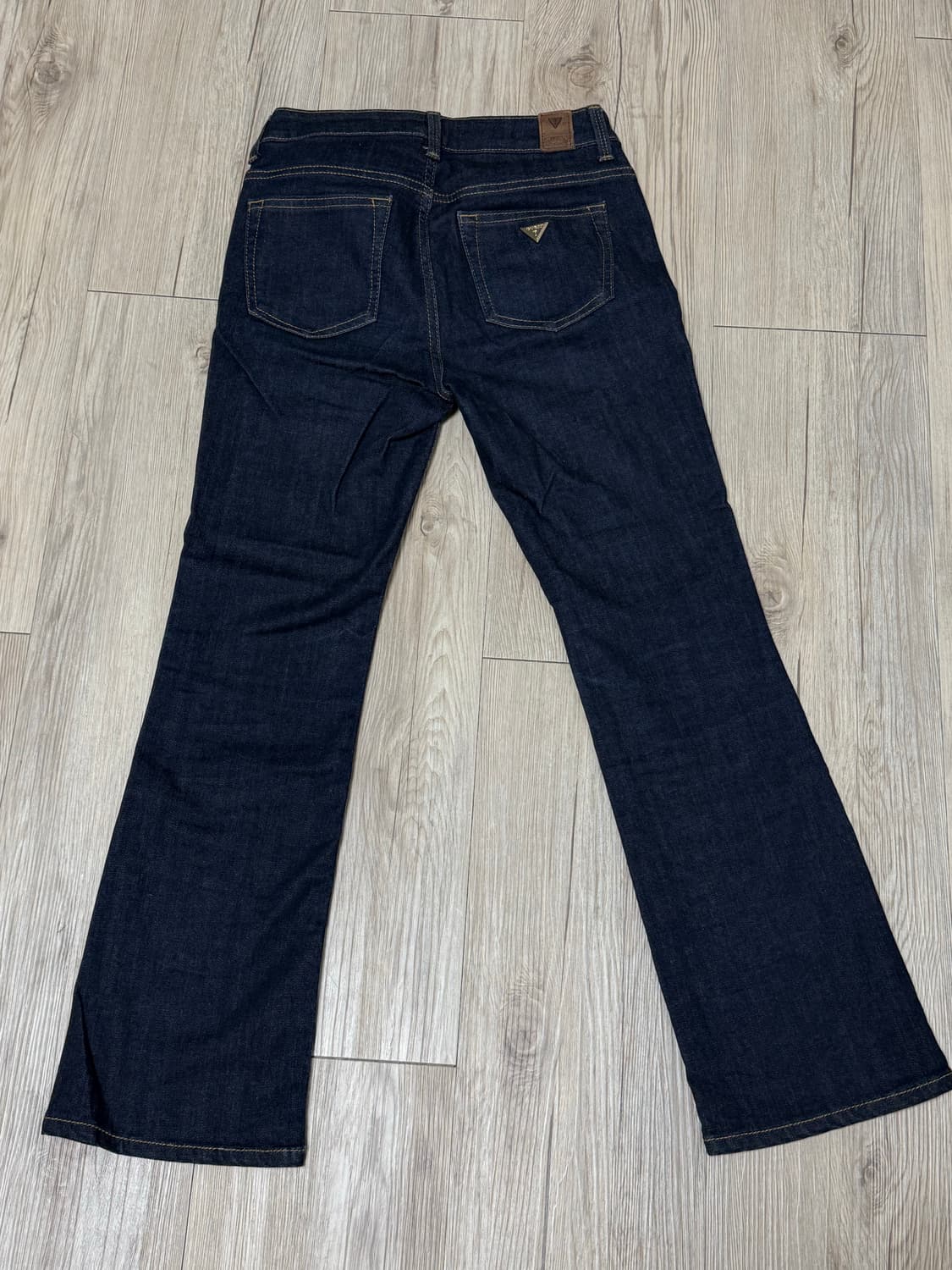 GUESS 슬림 부츠컬 청바지 상품이미지5