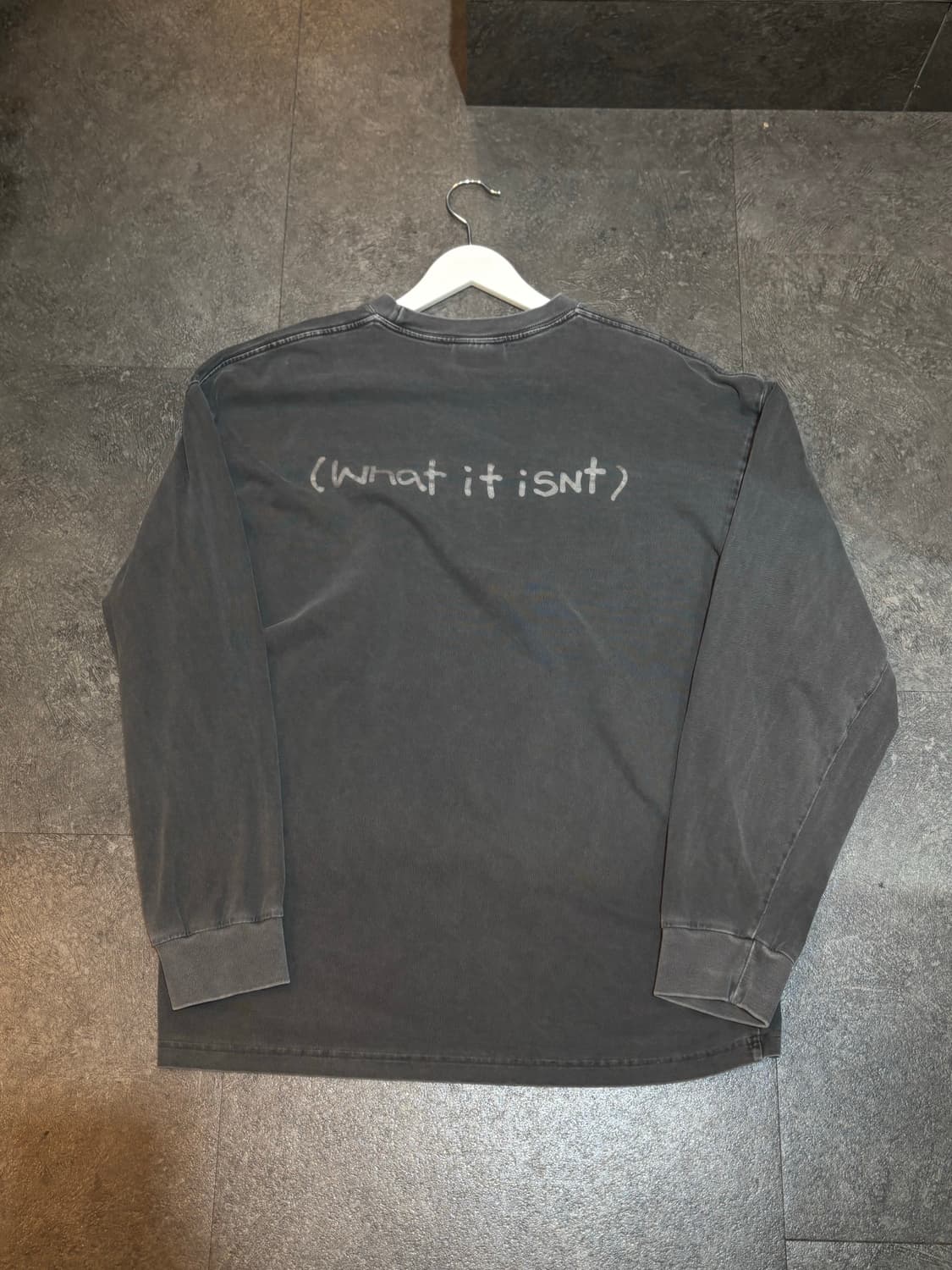 와릿이즌 피그먼트 긴팔 티셔트 XL 상품이미지3