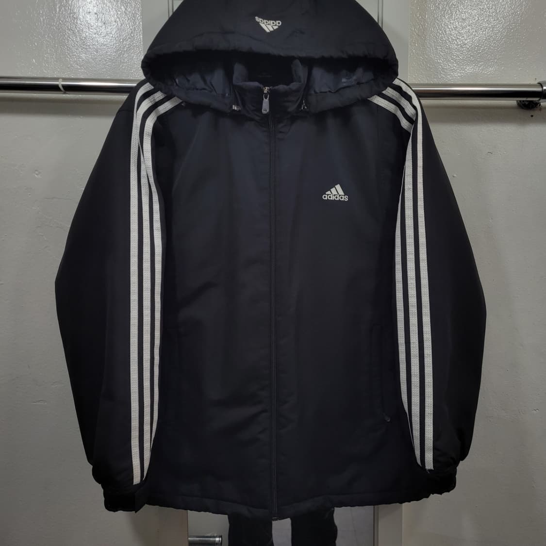 [M] 아디다스 검흰 후드 점퍼 상품이미지3