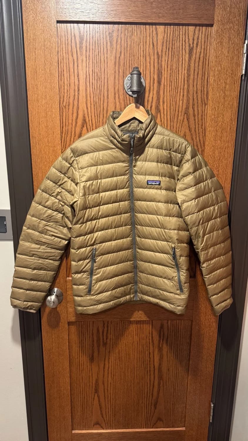 파타고니아 경량패딩 브라운 상품이미지1