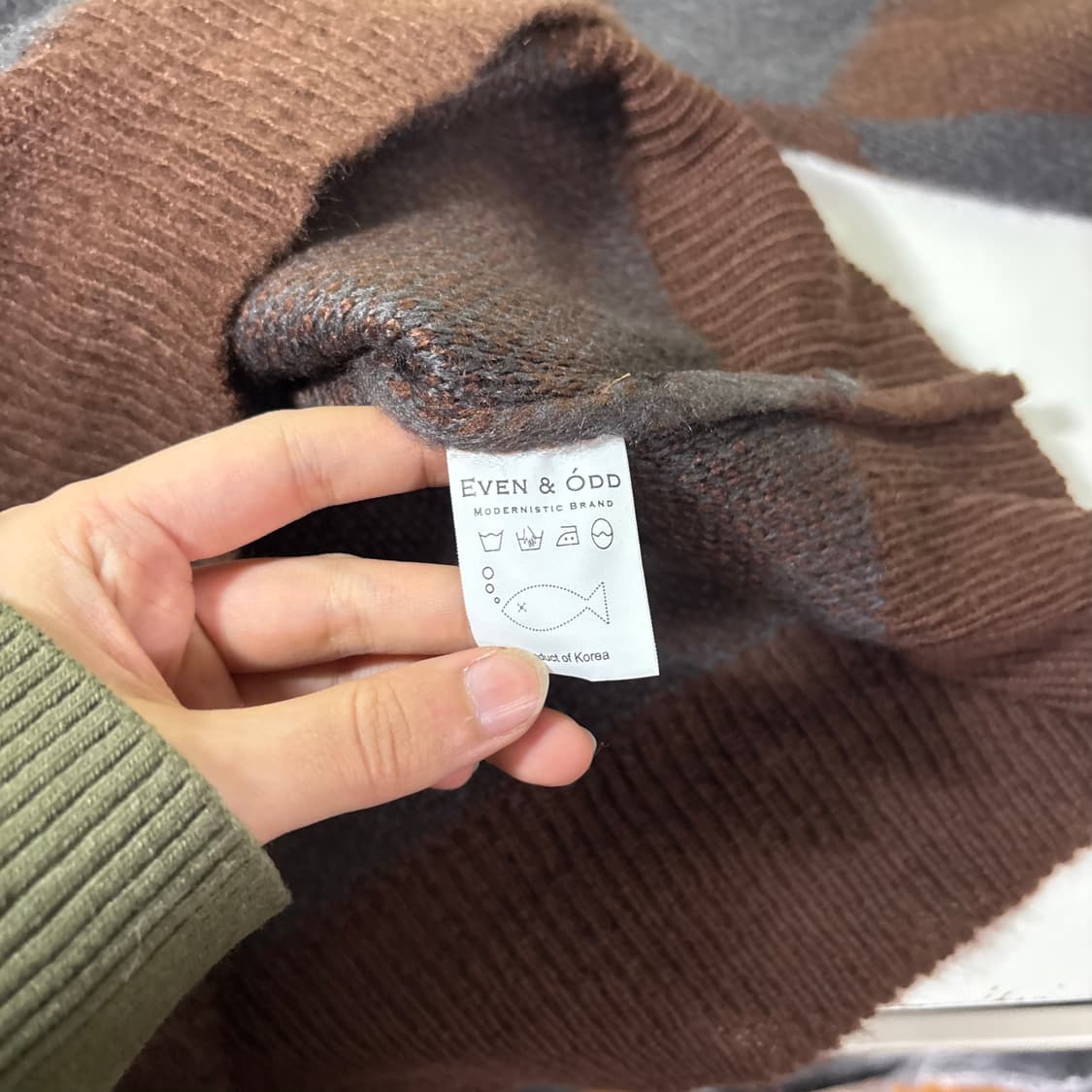 OS 이븐앤오드 루즈오버핏 아가일 보카시니트 상품이미지5