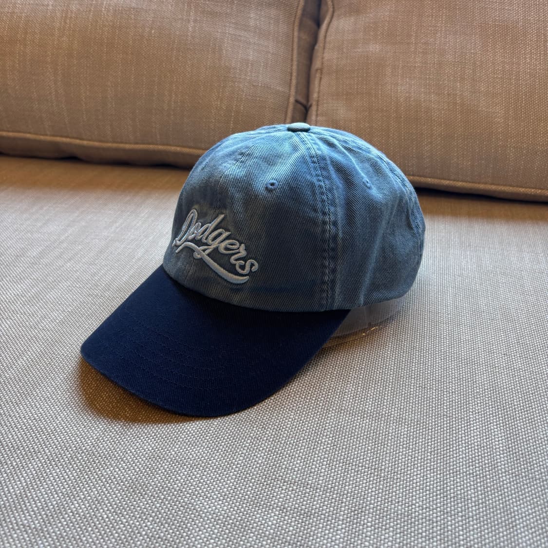 MLB 24N 바시티 빈티지 컬시브 배색 언스트럭쳐 볼캡 상품이미지2