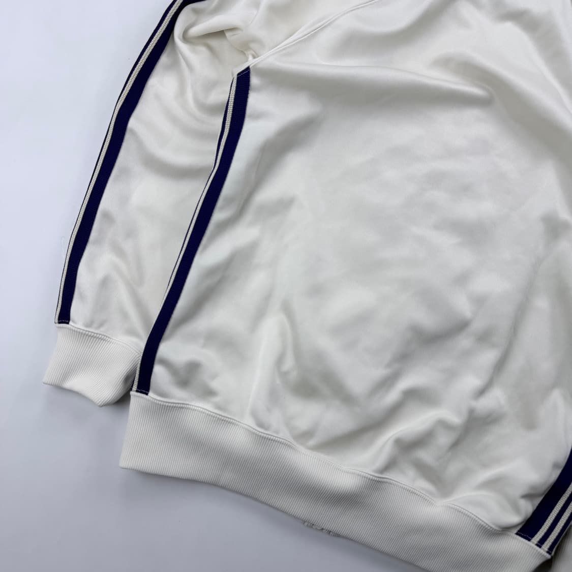 니들스 트랙 자켓 아이스화이트 퍼플라인 상품이미지9