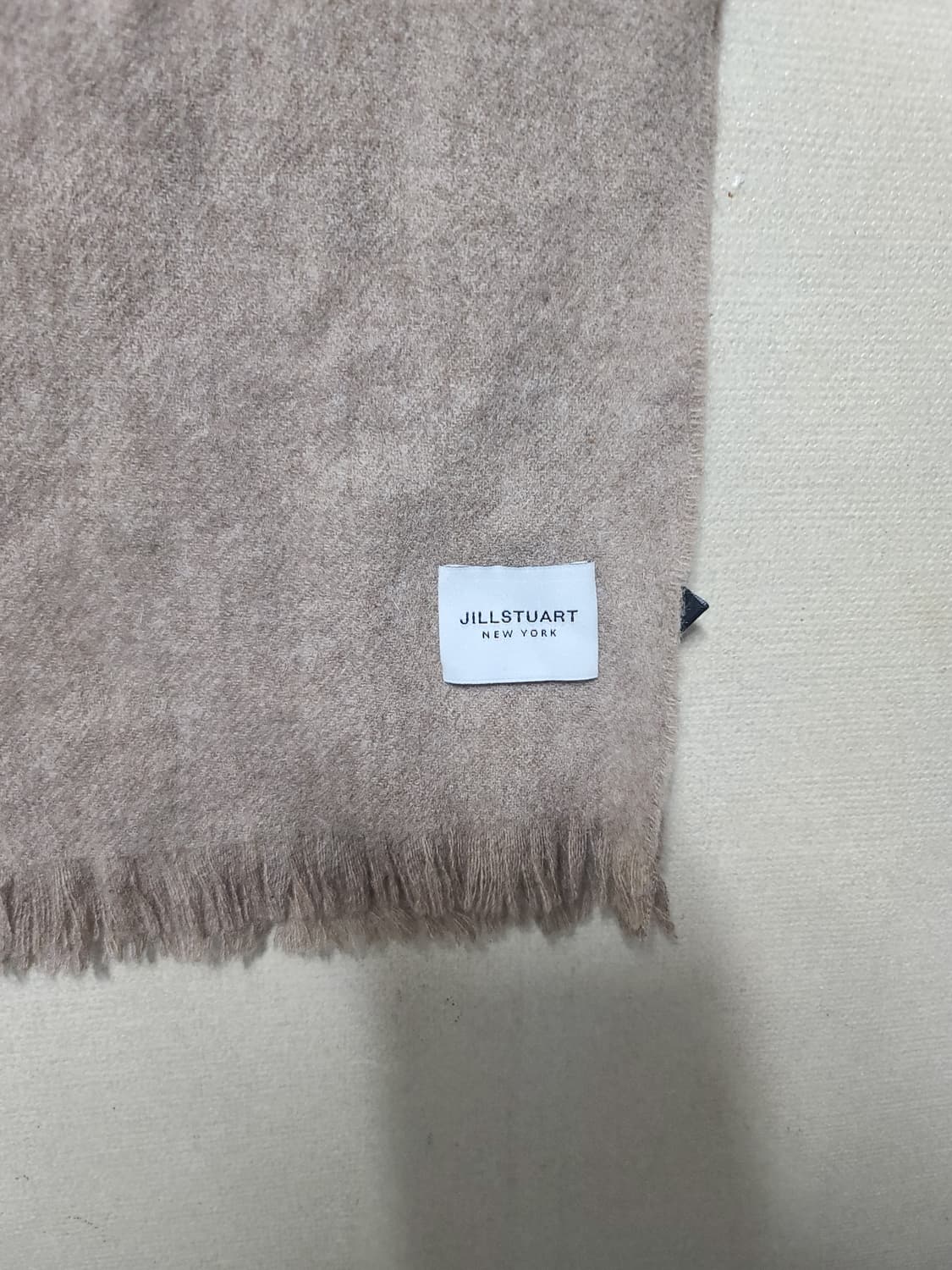 질스튜어트 캐시미어 숏 머플러 상품이미지3