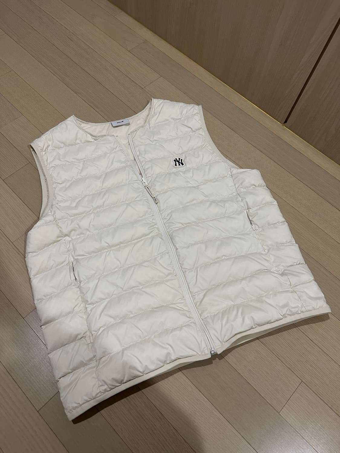 MLB 뉴욕양키스 구스 경량 패딩조끼 XL(105) 상품이미지1