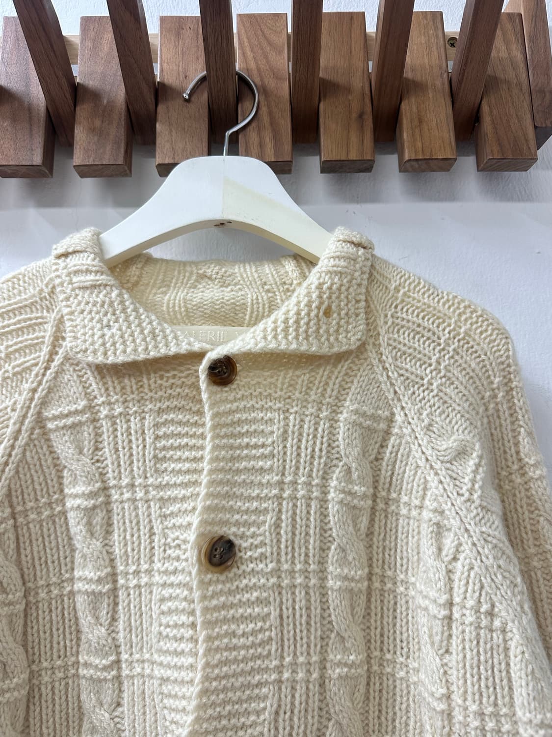 일본빈티지 핸드니트 울 87% 케이블 짜임 우드 버튼 니트 가디건 상품이미지2