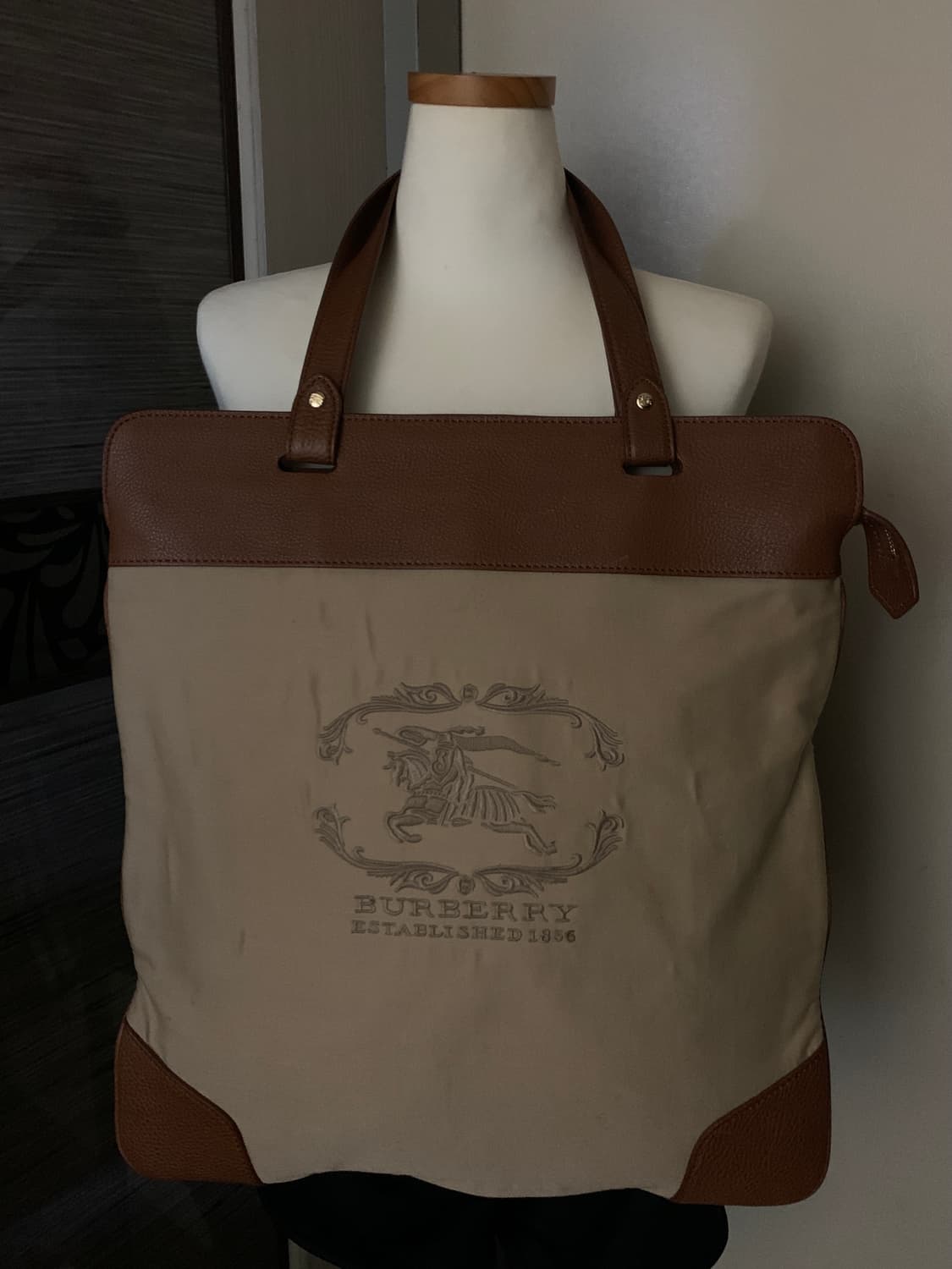 버버리 숄더백 상품이미지1