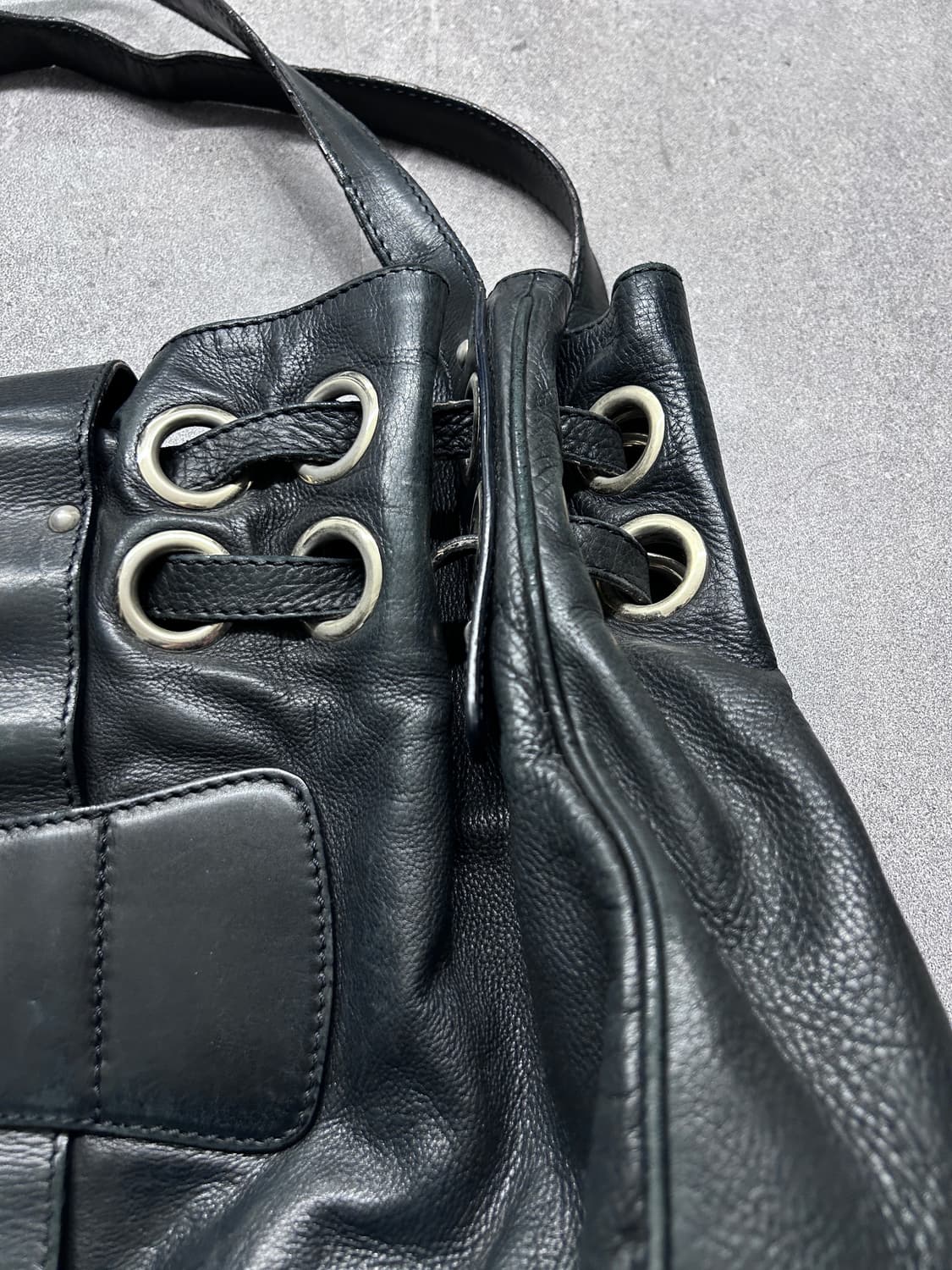 지미추 아일렛 레더 링 백 상품이미지6