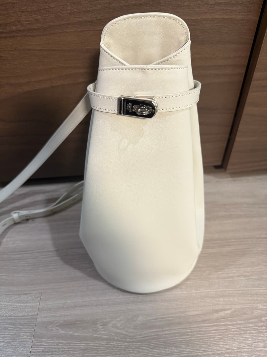 러브참 슬링백 소가죽버전 새상품  상품이미지2