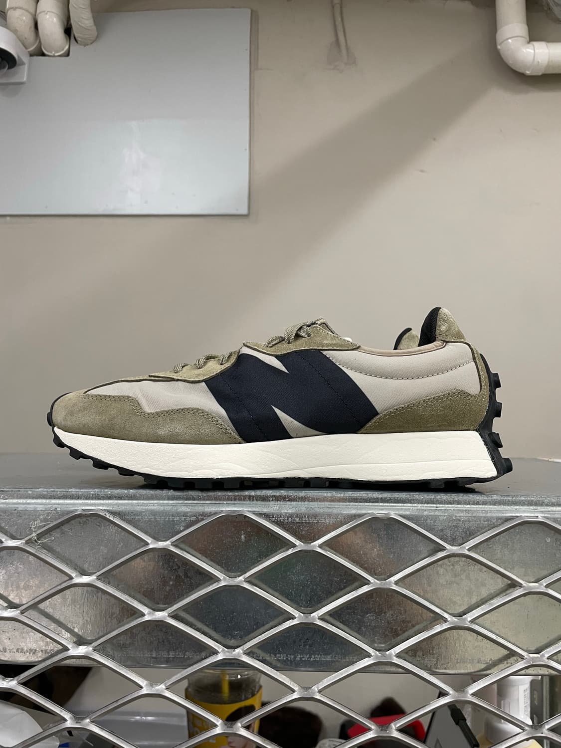뉴발란스 327 알루미늄 코버트 그린 270 상품이미지1