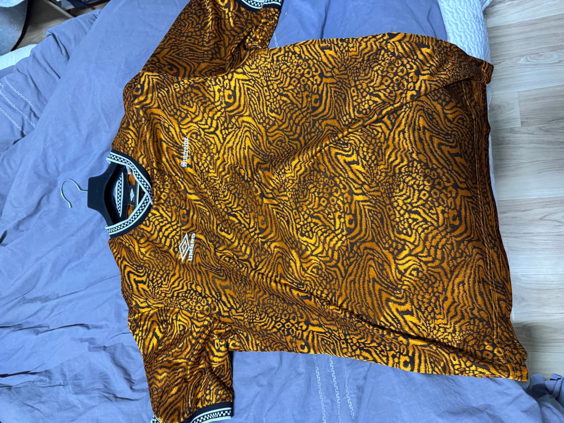 슈프림 x 엄브로 자카드 애니멀 프린트 사커 저지 오렌지 - 23SS 상품이미지2