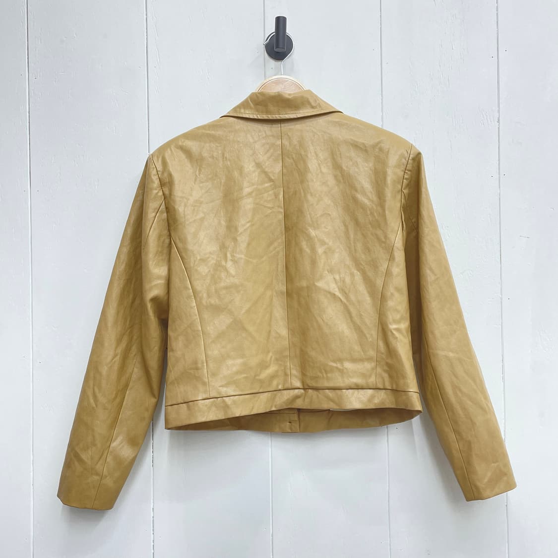 BOLD 카멜 베이지 크롭 레더 자켓 세미슬림핏 상품이미지6