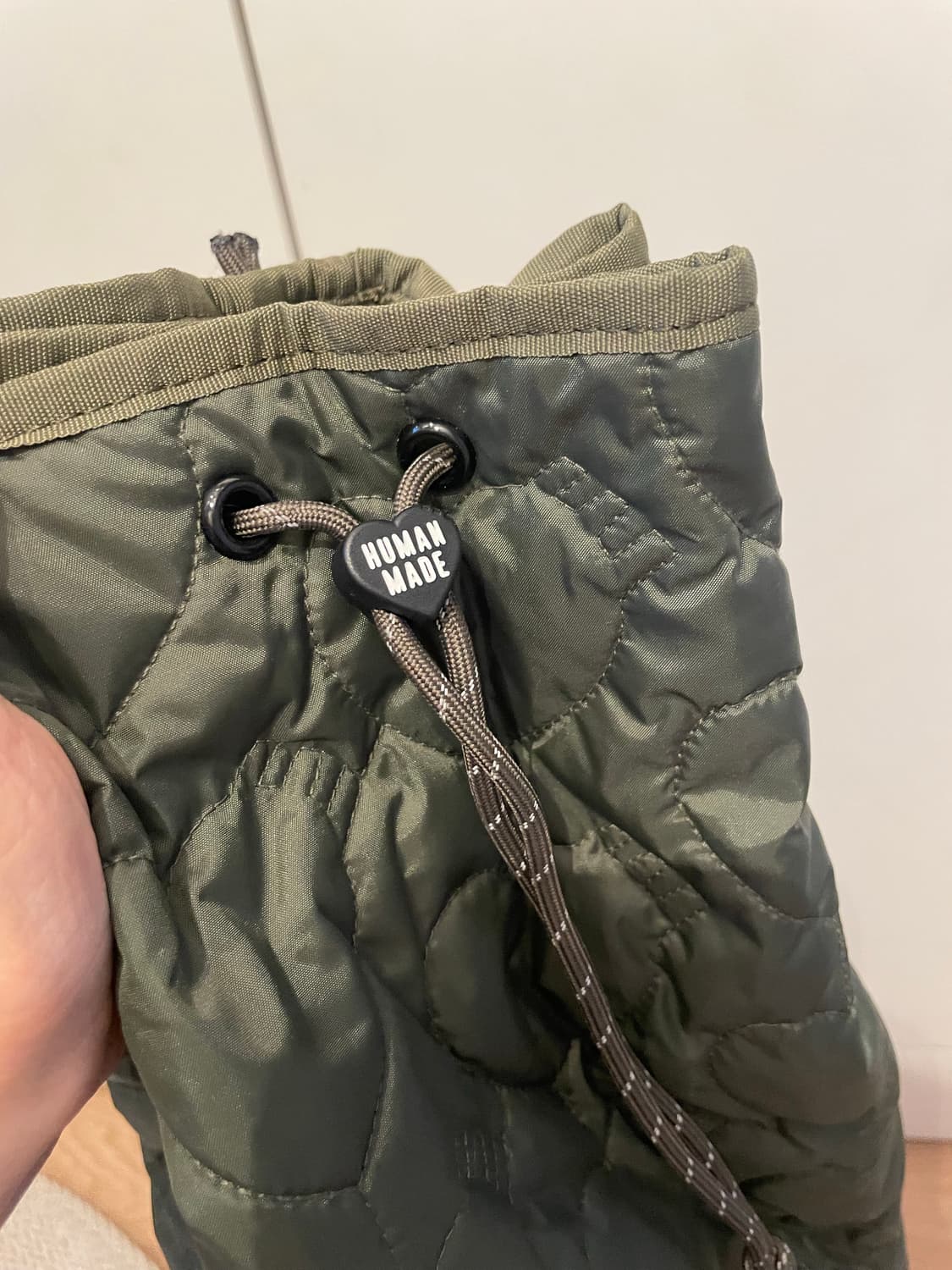 휴먼 메이드 하트 퀼팅 크로스백 상품이미지4