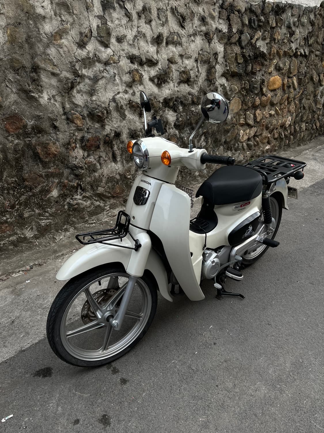 2021년식 혼다 슈퍼 커브 110 아이보리 주행거리 적다는 점 상품이미지1