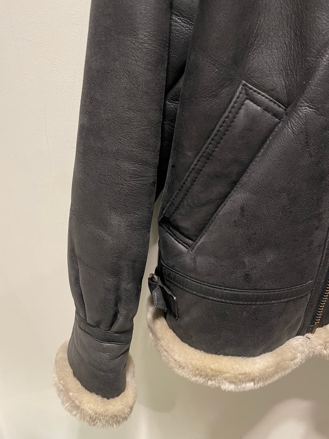 산토리 BOSS 커피 레더 무스탕 B3 자켓 M 상품이미지5