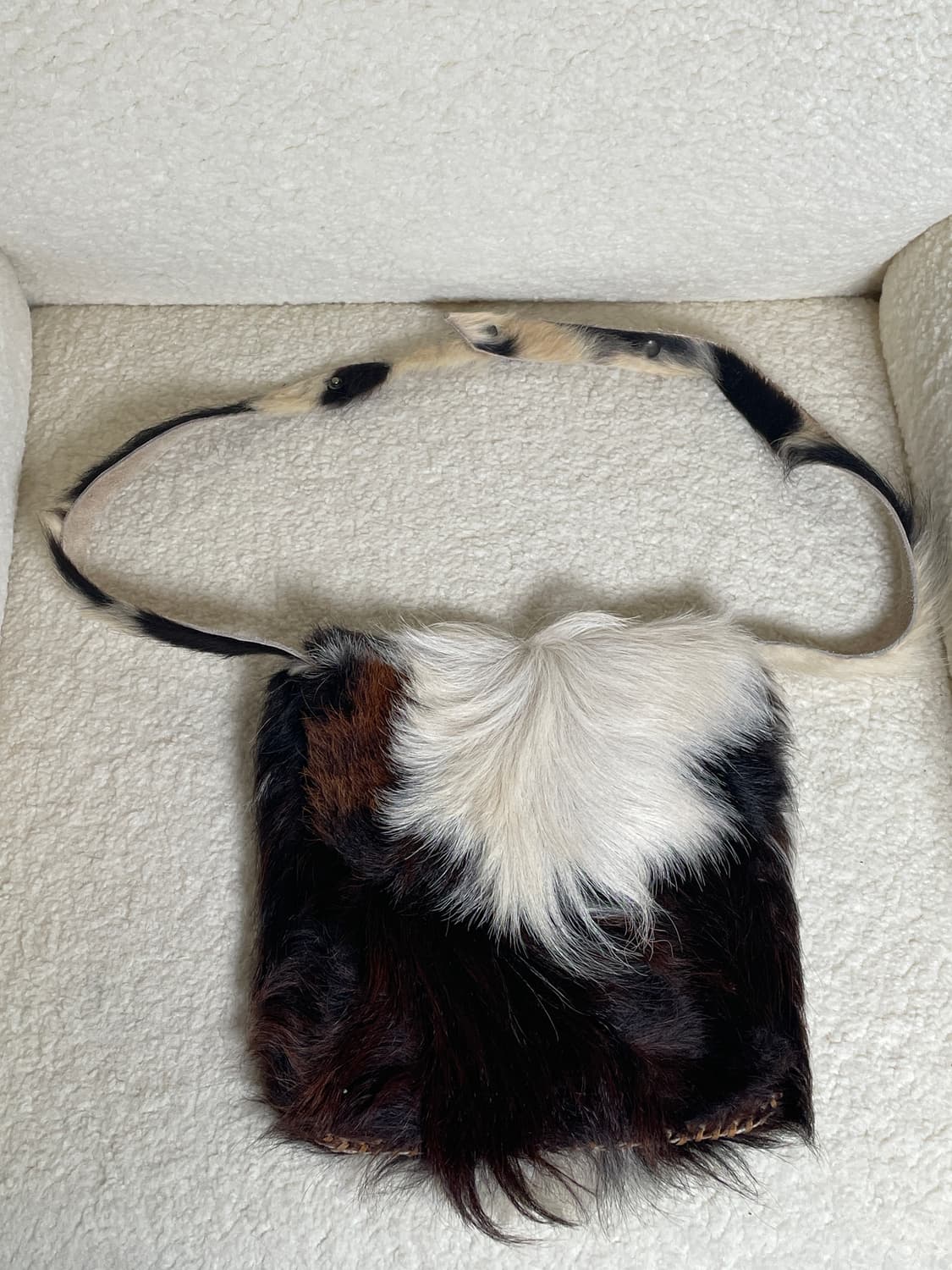 송치 가죽 크로스백 상품이미지1