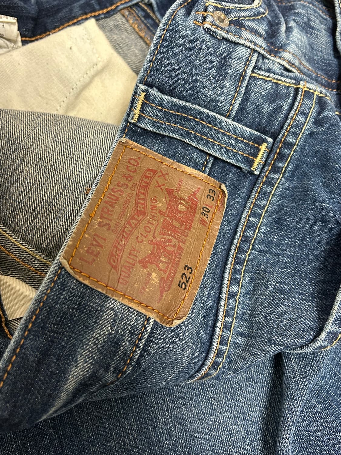 리바이스 523 스트레이트핏 워싱 데님팬츠 W30 L33 상품이미지4