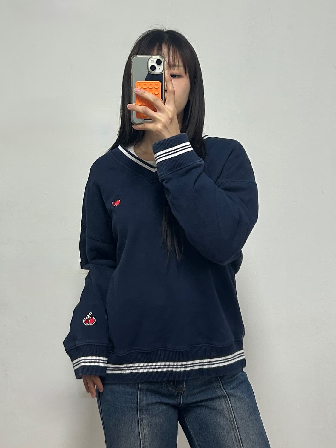 키르시 오버핏 브이넥 스웻셔츠 맨투맨 네이비 상품이미지1