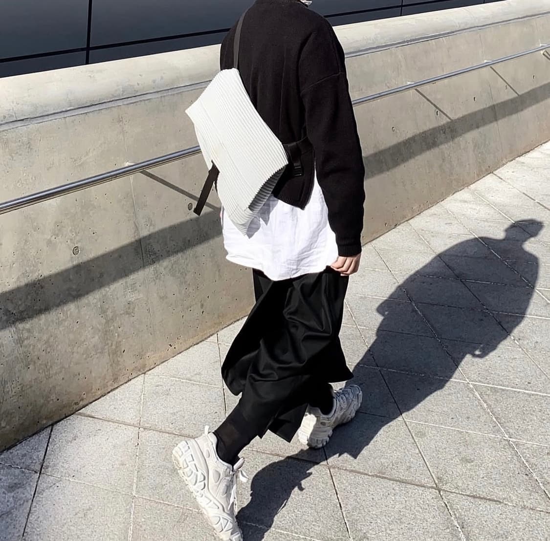 옴므플리세 플리츠 플릿 메신저백 상품이미지3