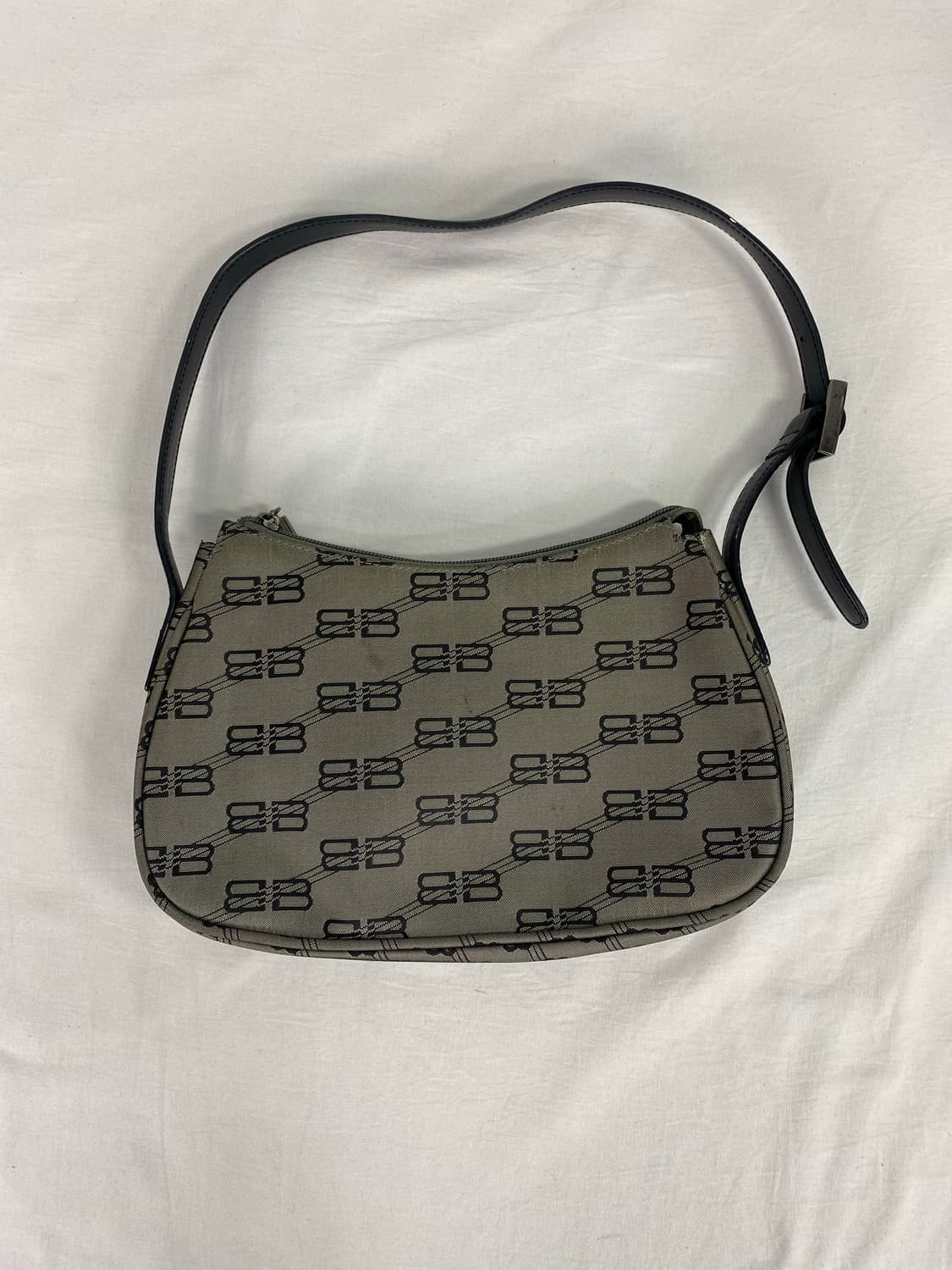 발렌시아가 BB로고 모노그램 캔버스 숄더백  <50> 상품이미지2