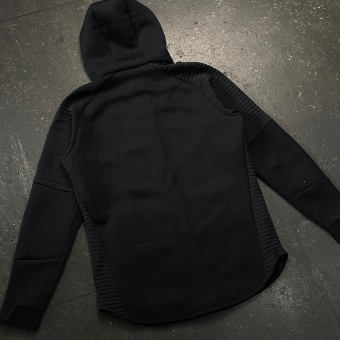 105 언더아머 무브 에어캡 후드 자켓  상품이미지6