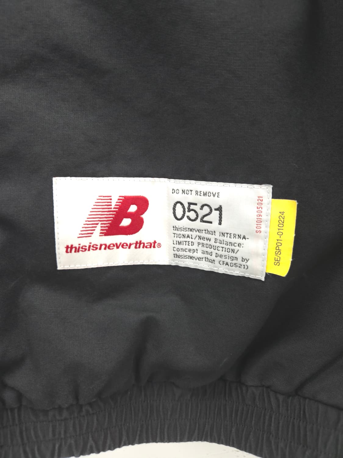 XL 디스이즈네버댓 X 뉴발란스 블랙 바람막이 점퍼 상품이미지3
