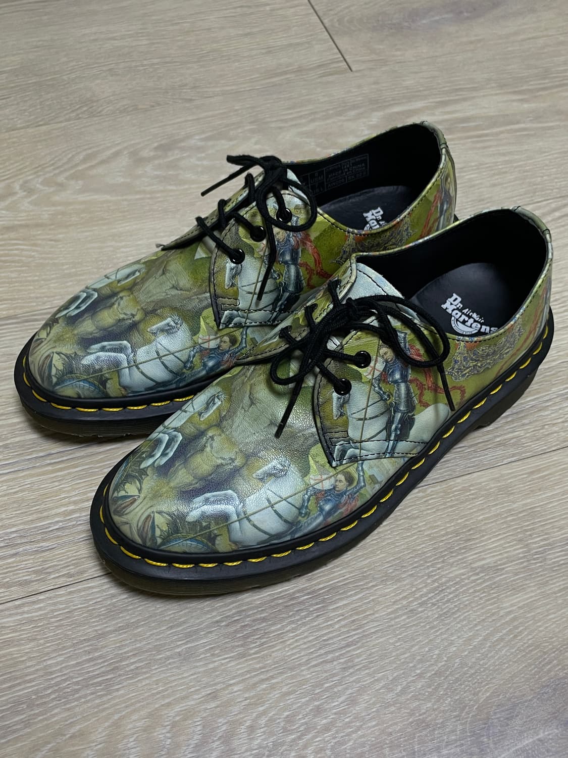 닥터마틴 한정판 1461 3홀 성 조지와 용 UK5(240mm) 상품이미지1