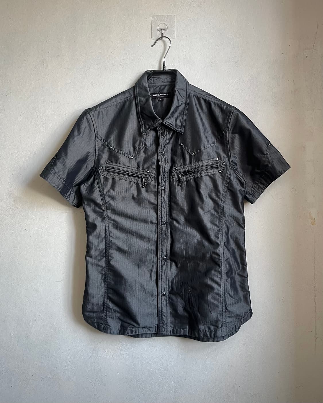 HIDEWAYS Japan Metallic Studed 1/2 Shirt 상품이미지3