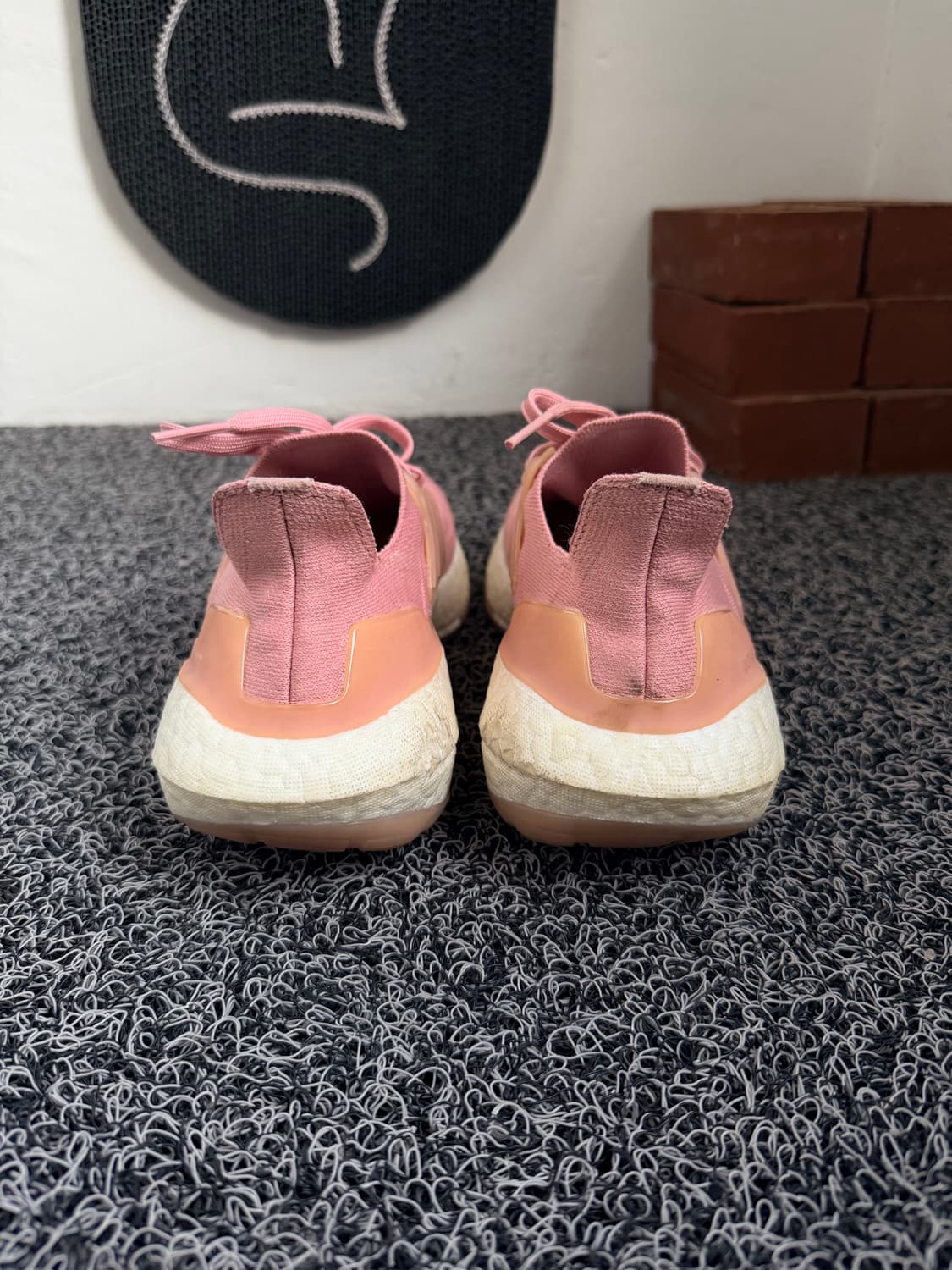 아디다스 울트라부스트 22 - 애쉬 펄 (여성용) 상품이미지3