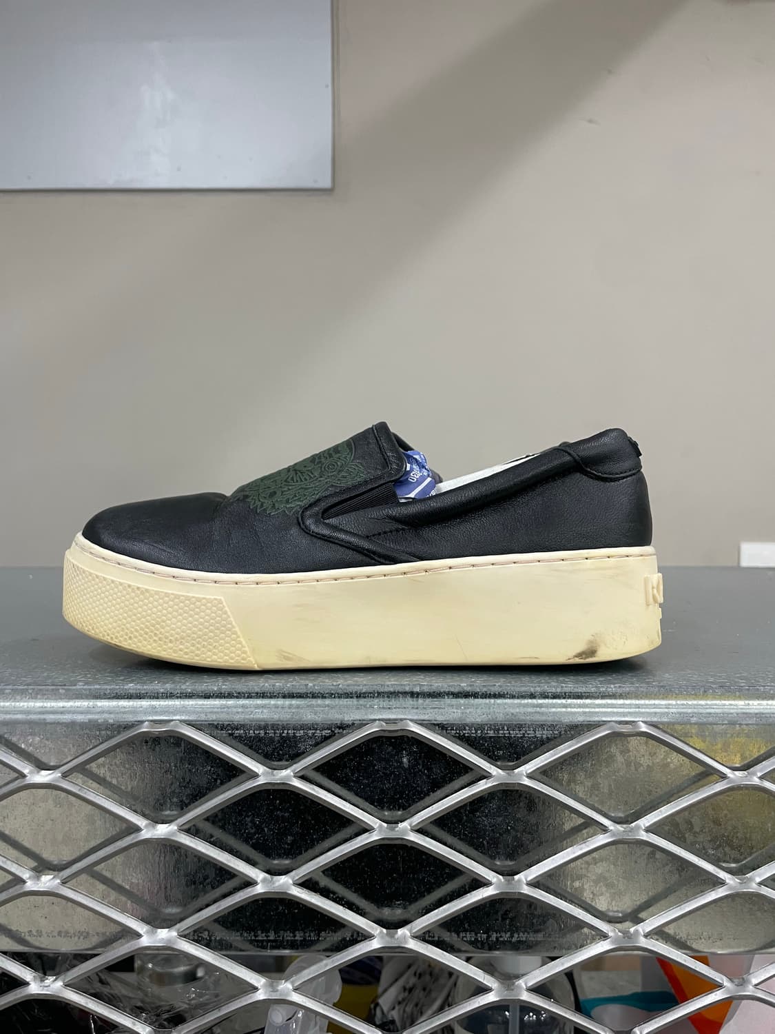 겐조 블랙 타이거 스웨이드 슬립온 35 상품이미지1