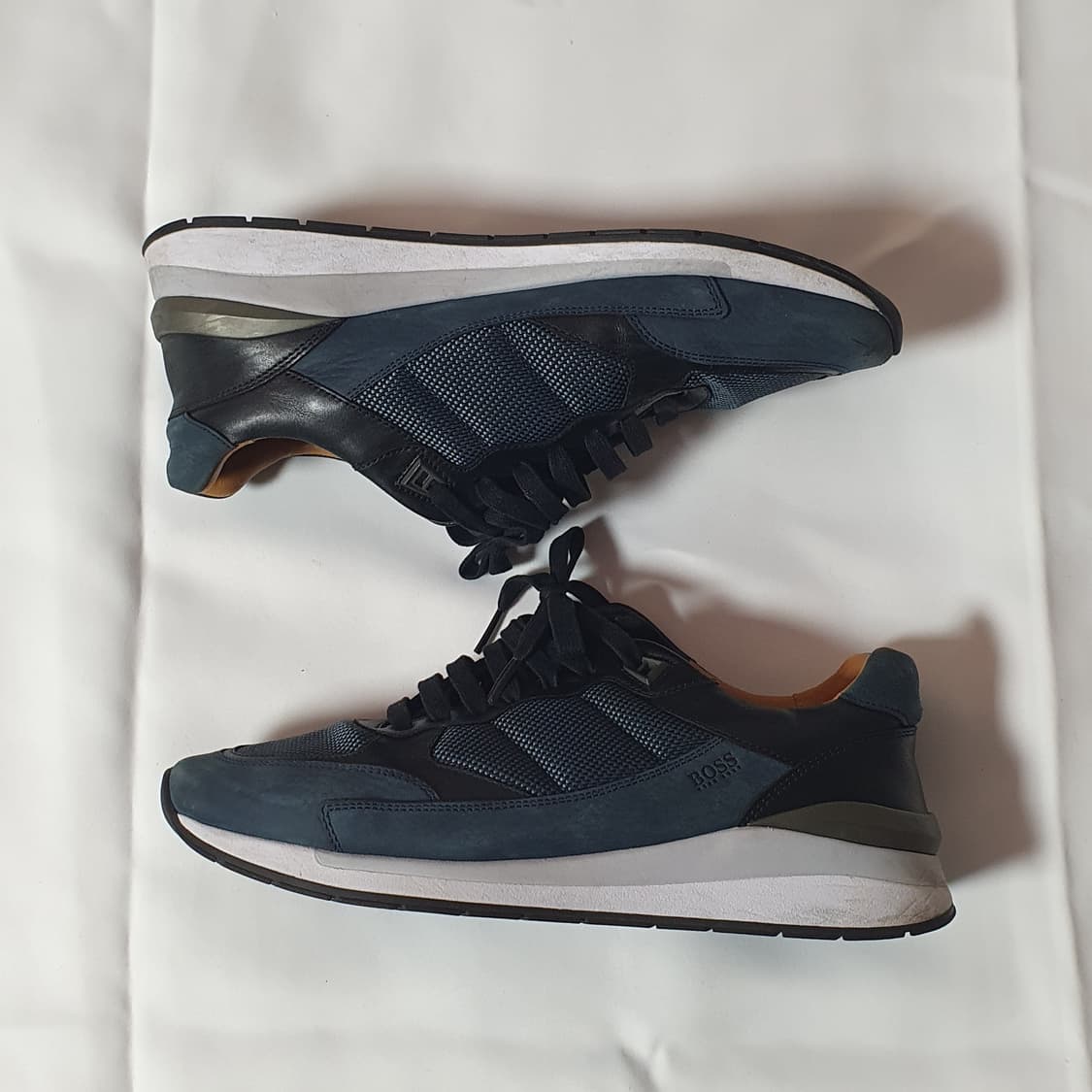 HUGO BOSS 레더 스니커즈 42사이즈 상품이미지2