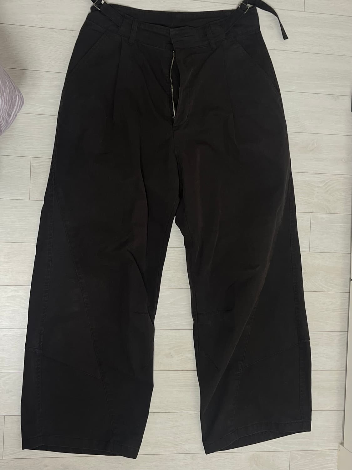 해칭룸 Triangle Trousers V2 상품이미지1