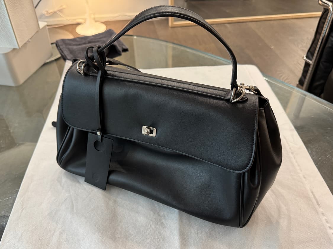 siyazu 시야주 미첼백 블랙 입니다 상품이미지1