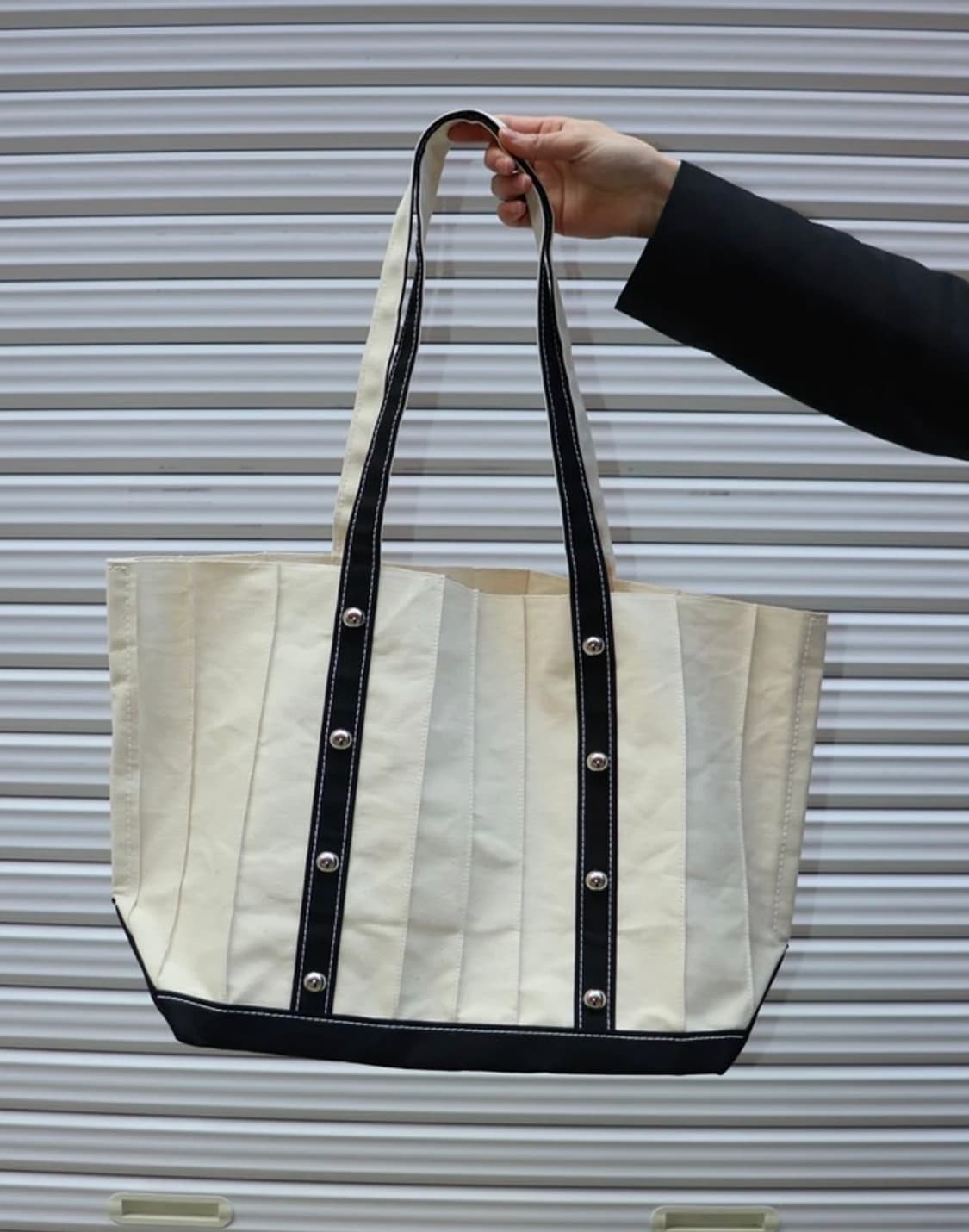 MASU PLEATED TOTE BAG 상품이미지1