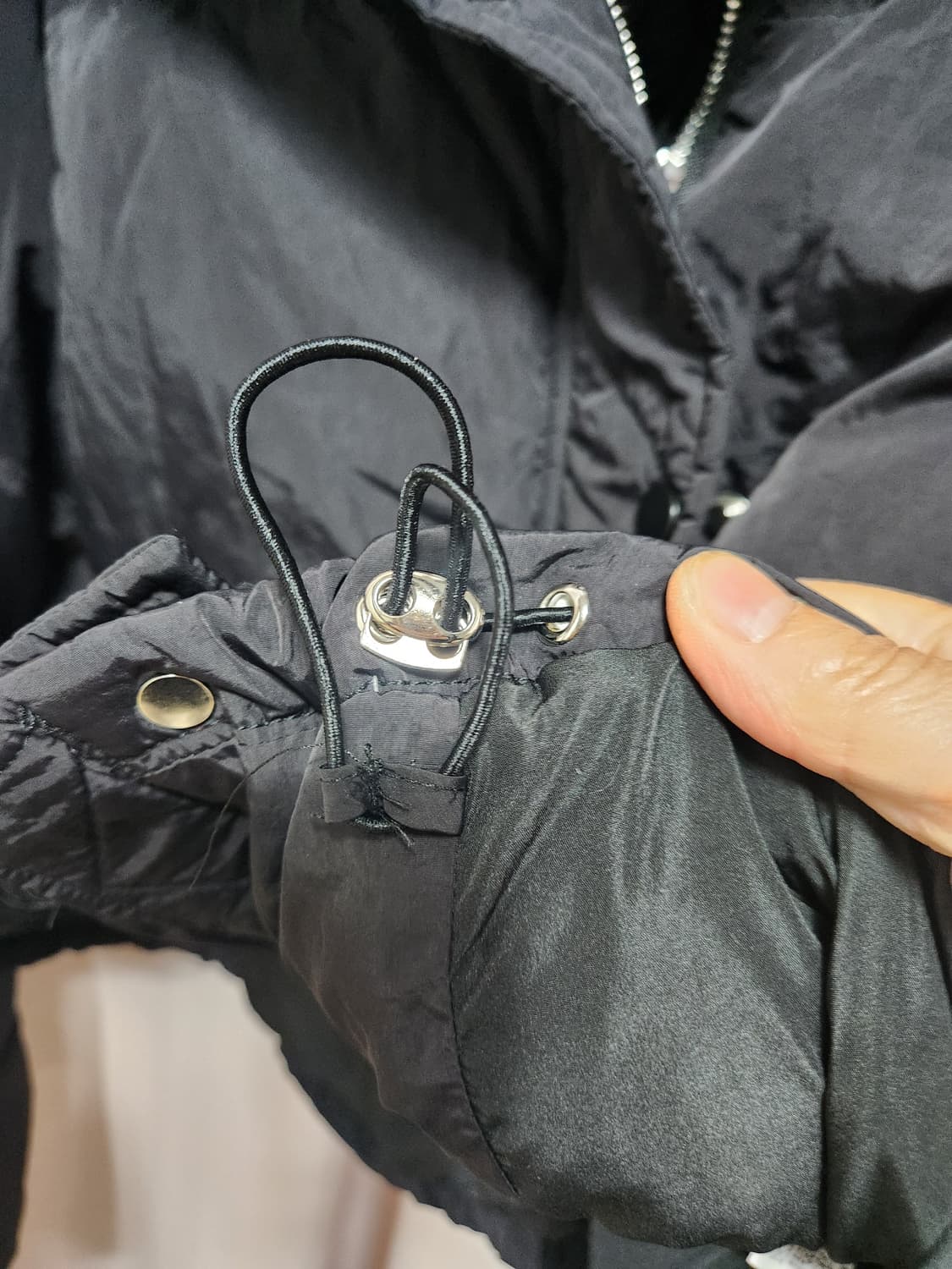 멜본드클레어 블랙 크롭 오리털패딩 점퍼 상품이미지6