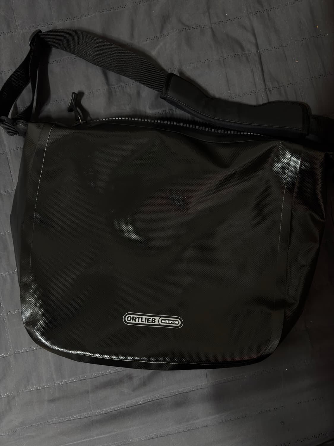 슈프림 x 오르트립 스몰 매신저백 상품이미지2