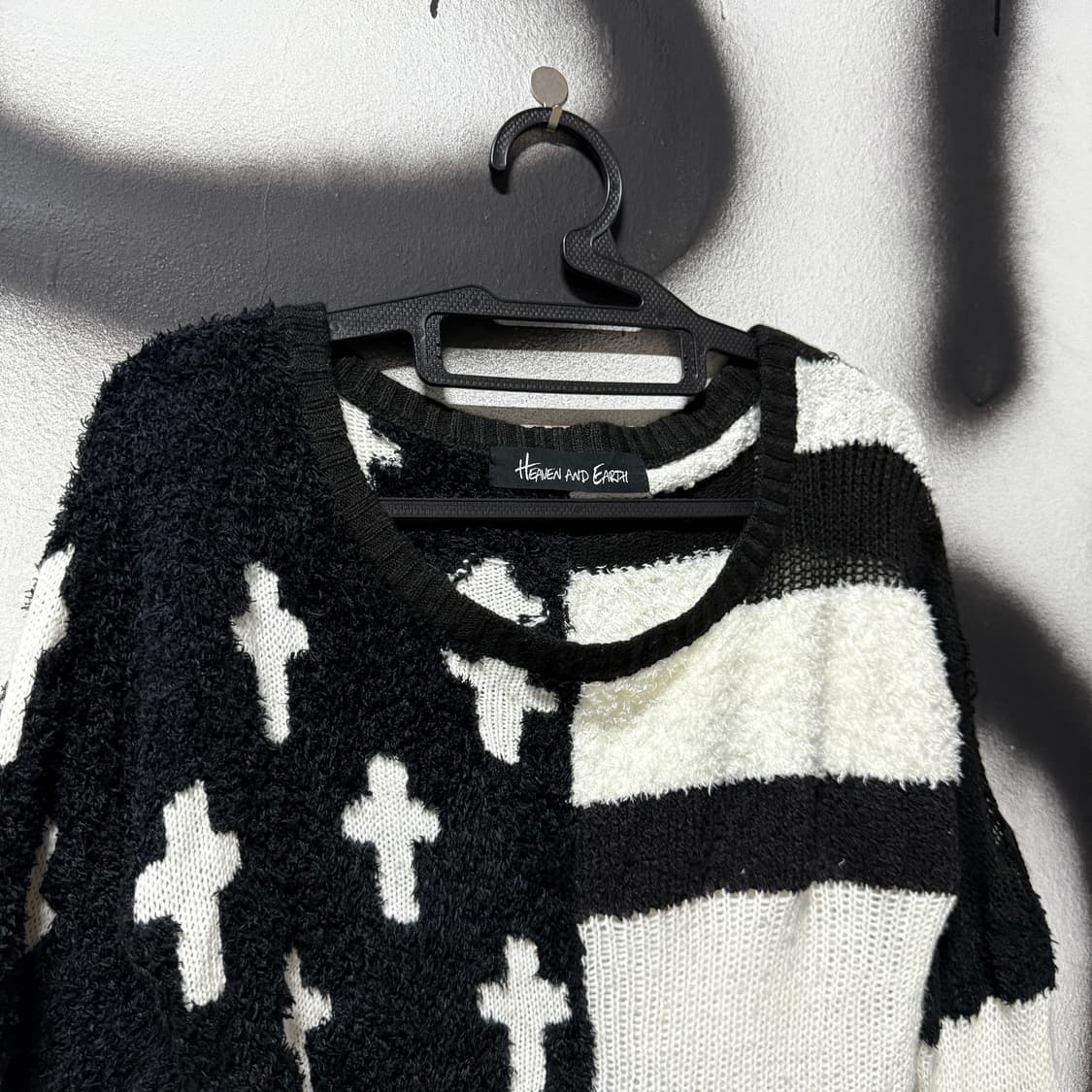 VTG 빈티지 고스펑크 십자가 패턴 데미지 퍼 니트 상품이미지3