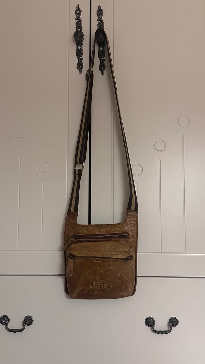 2000s Jeep leather shoulder bag 상품이미지3