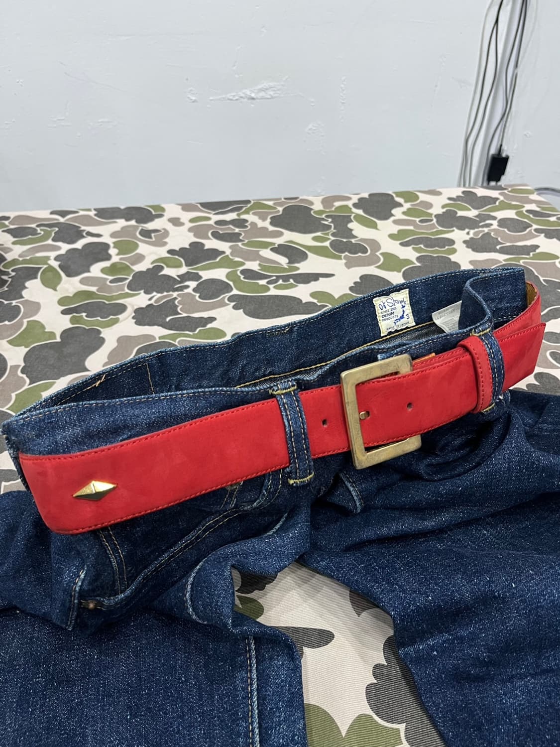 GIVENCHY 지방시 스터드 스웨이드 벨트 상품이미지1