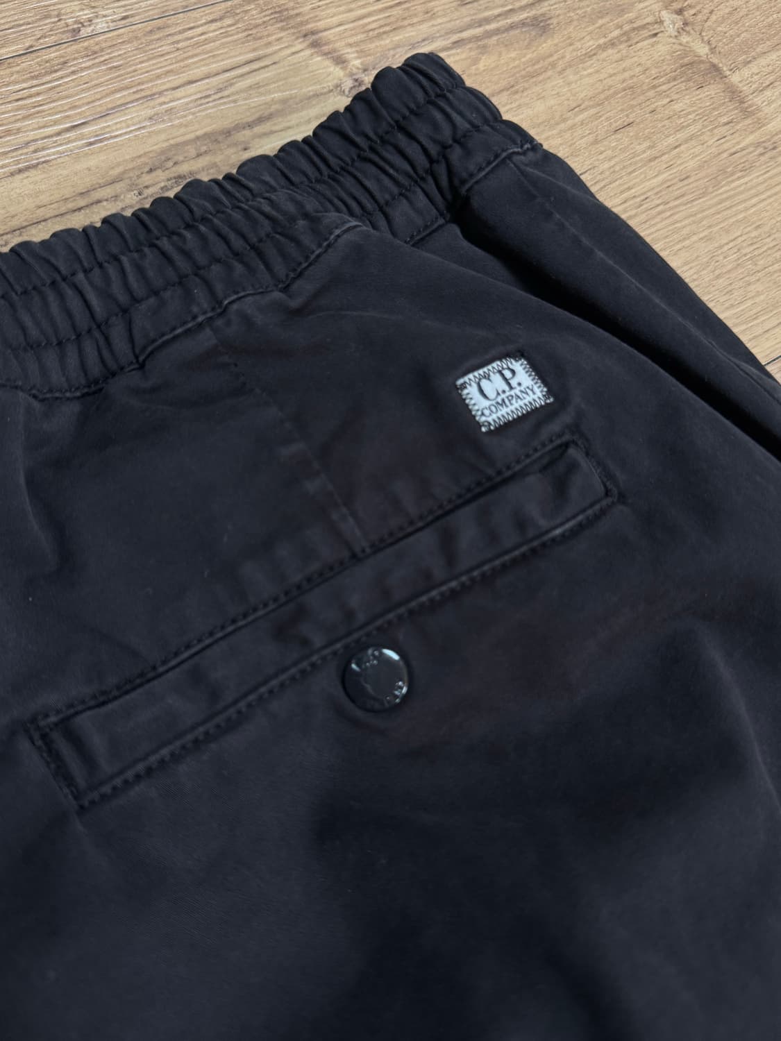 [48]CP 컴퍼니 렌즈 디테일 카고 코튼 팬츠 상품이미지4
