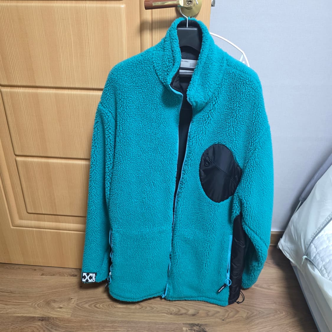 오프화이트 오버사이즈 플리스 자켓 상품이미지2