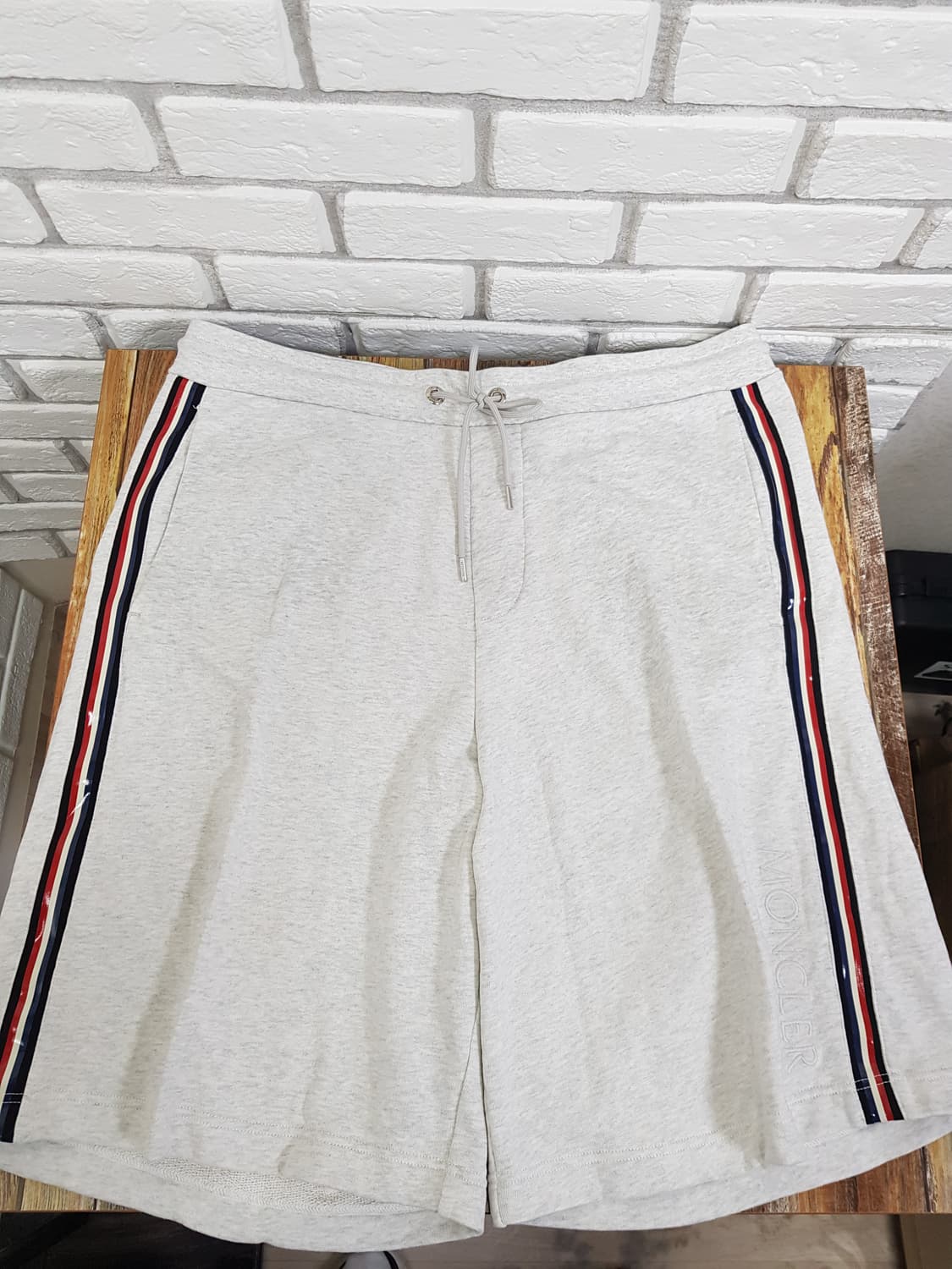 [xl/정품] 몽클레어 삼선 코튼 숏팬츠 그레이 상품이미지3