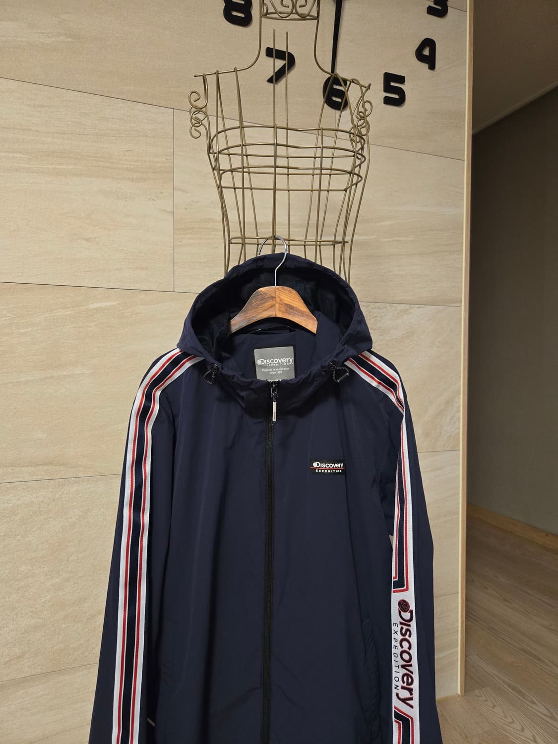 [105] 디스커버리 남성 후드 바람막이 자켓 상품이미지2