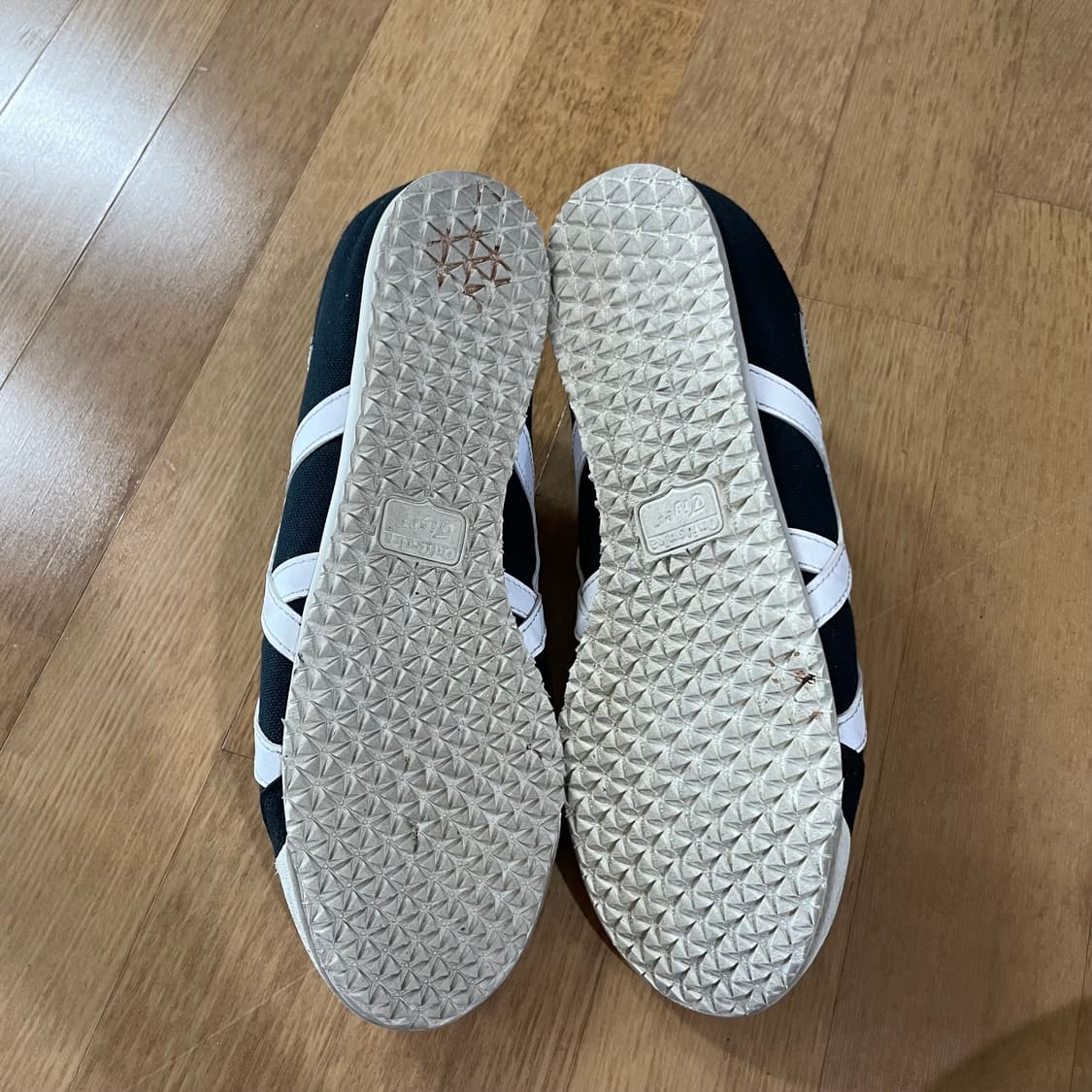 오니츠카타이거 맥시코66 스니커즈 255 상품이미지8