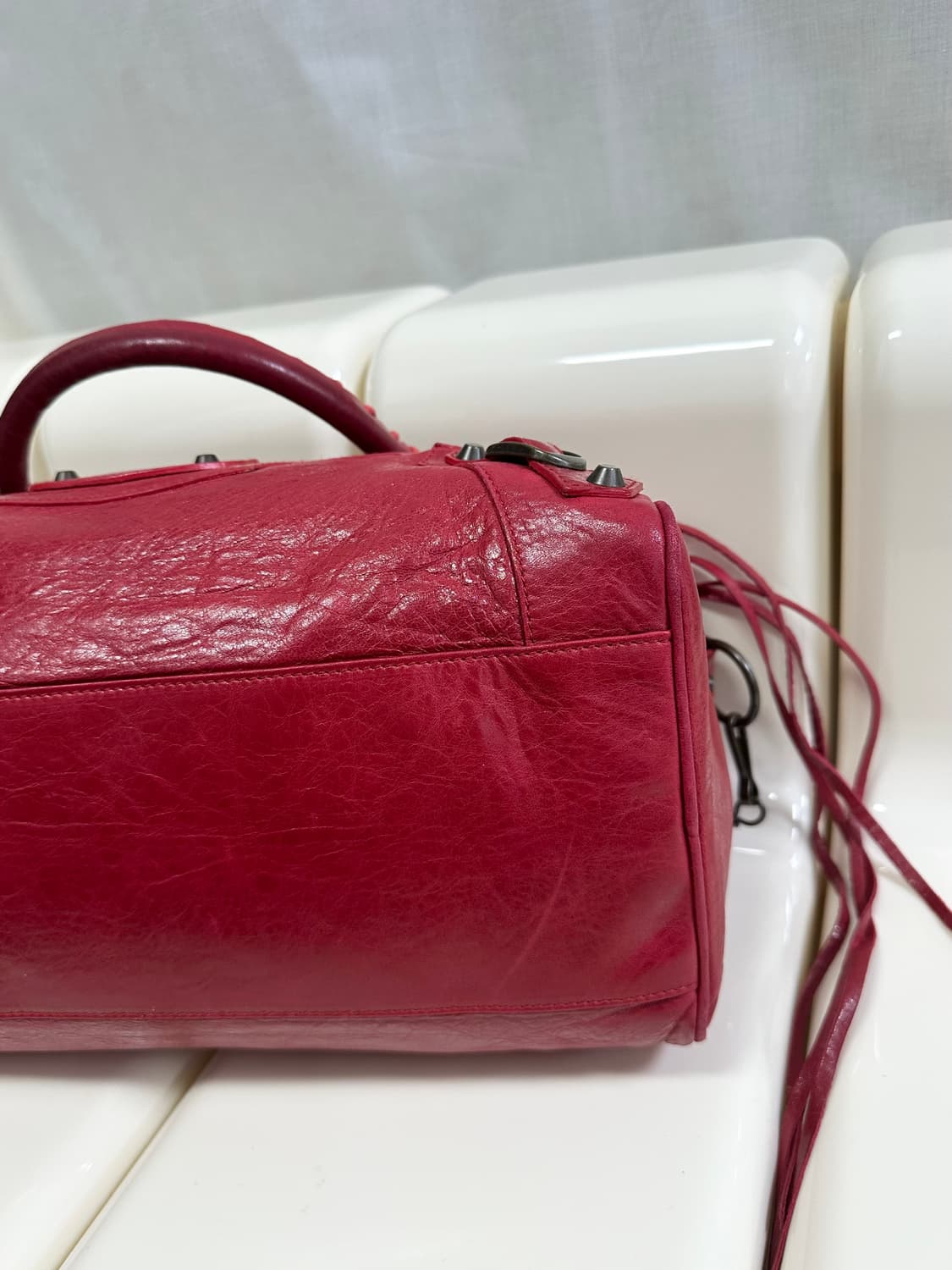 [A 정품] 발렌시아가 시티 모터백 트위기 레드 상품이미지8