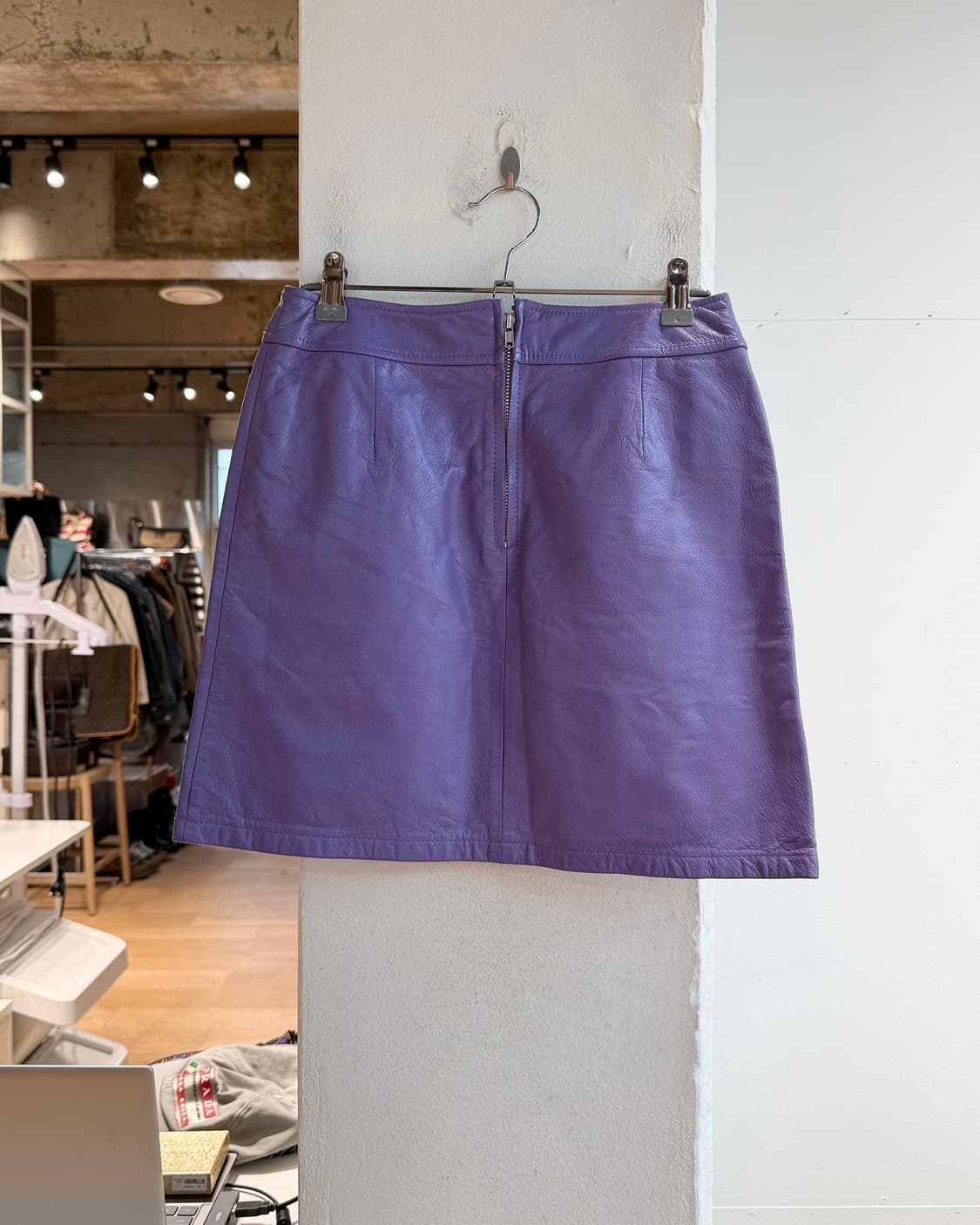 쿠레쥬 퍼플 레더 미니스커트  상품이미지5